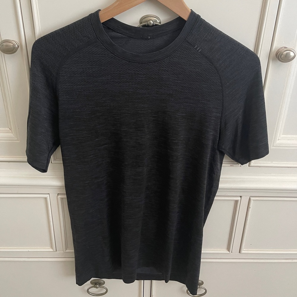 lululemon athletica Black Short Sleeve Tee